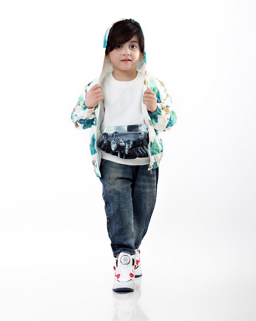 عکس کودک آتلیه رز آبی 
مدلینگ و تبلیغاتی لباس